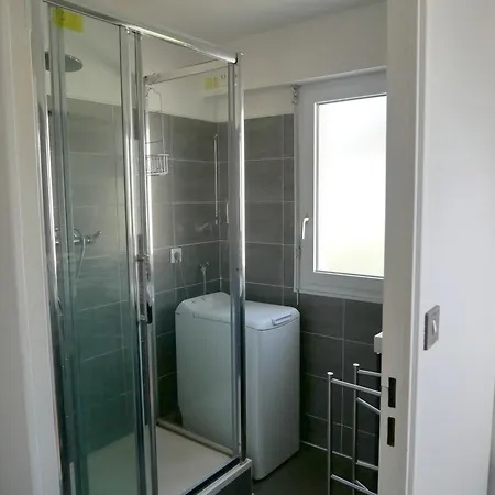 Familial Avec Terrasse, Piscine Et Parking - Fr-1-639-16 * Arzon